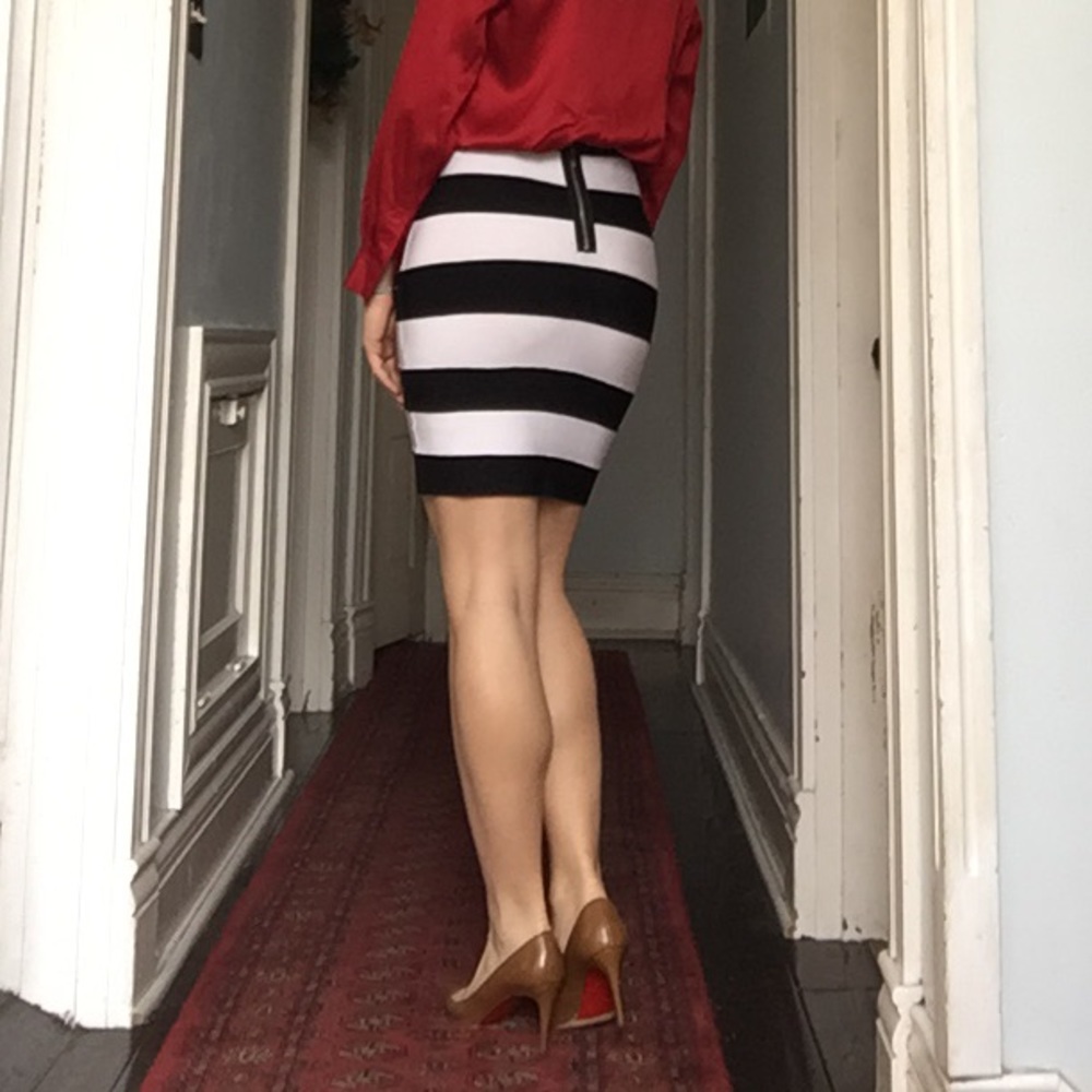Michael Kors body con skirt - Picture 3 of 5